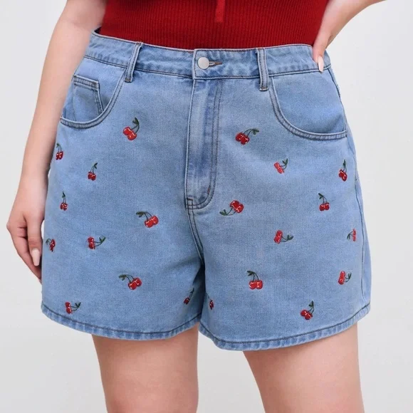 CIDER | Denim Shorts with Cherry Embroidery | Curve & Plus - Picture 4 of 6